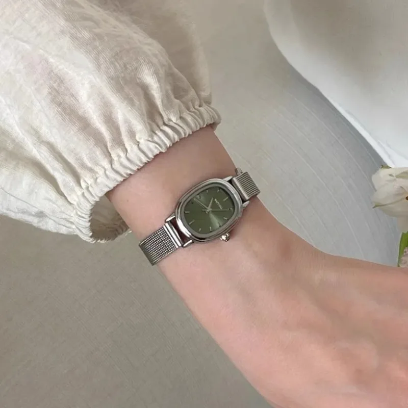 Quiet Luxury Watch - 小さなオーバルダイヤルグリーン腕時計シンプルなステンレス鋼レディース腕時計ブランドの女性の高級ギフトクォーツ時計ドロップシッピング