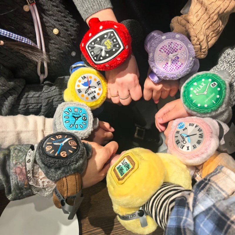 【在庫あり】本物のポップサンデーリラックスプラッシュウォッチ - Quiet Luxury Watch のレビューと価格