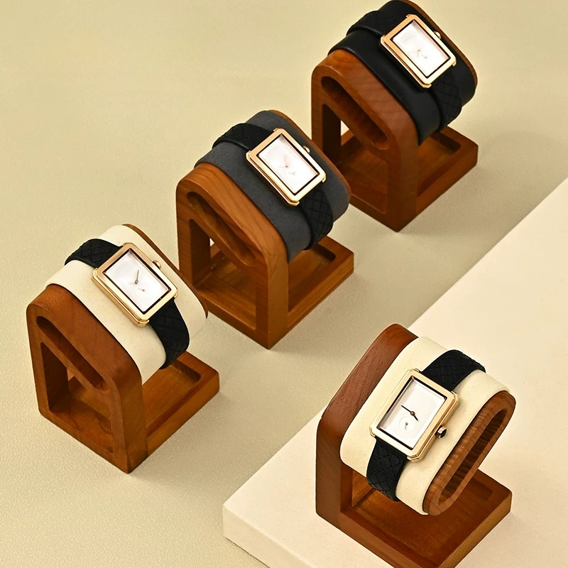 無垢材腕時計ディスプレイスタンド高級腕時計ショーケースカウン - Luxury Watch Boutique のレビューと価格