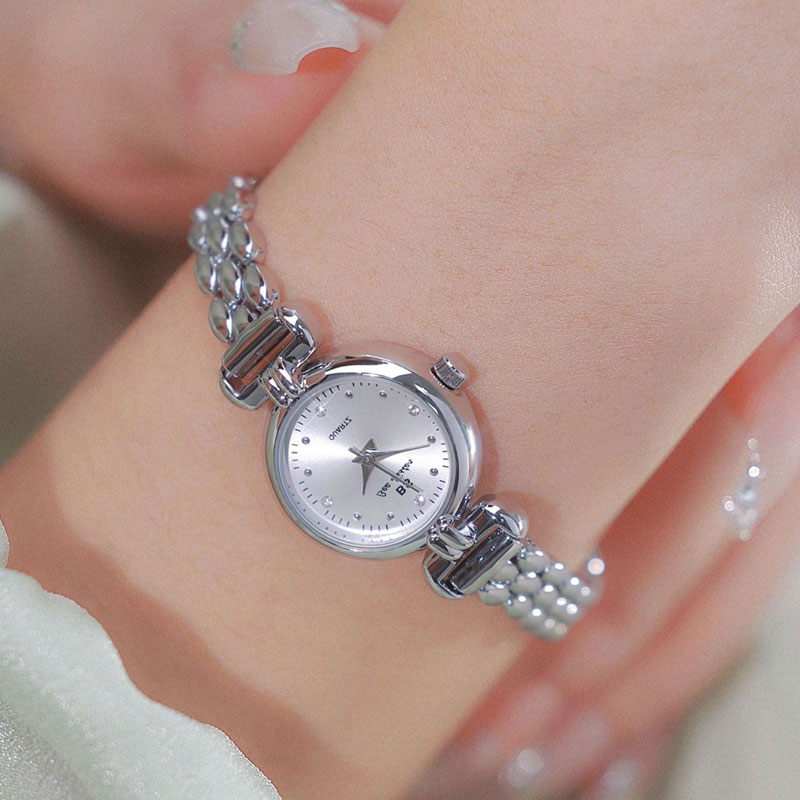 女性のための高級時計,シルバーブルーカラー,絶妙なブレスレッ - Quiet Luxury Watch のレビューと価格