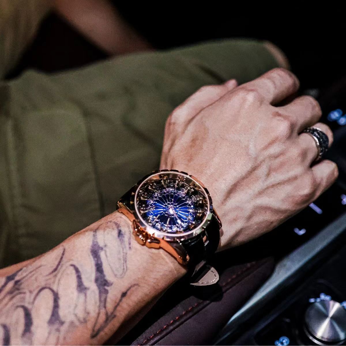 最高級のラグジュアリーでエレガントなメンズウォッチ、十二騎士 - Luxury Watch Brand Tier のレビューと価格