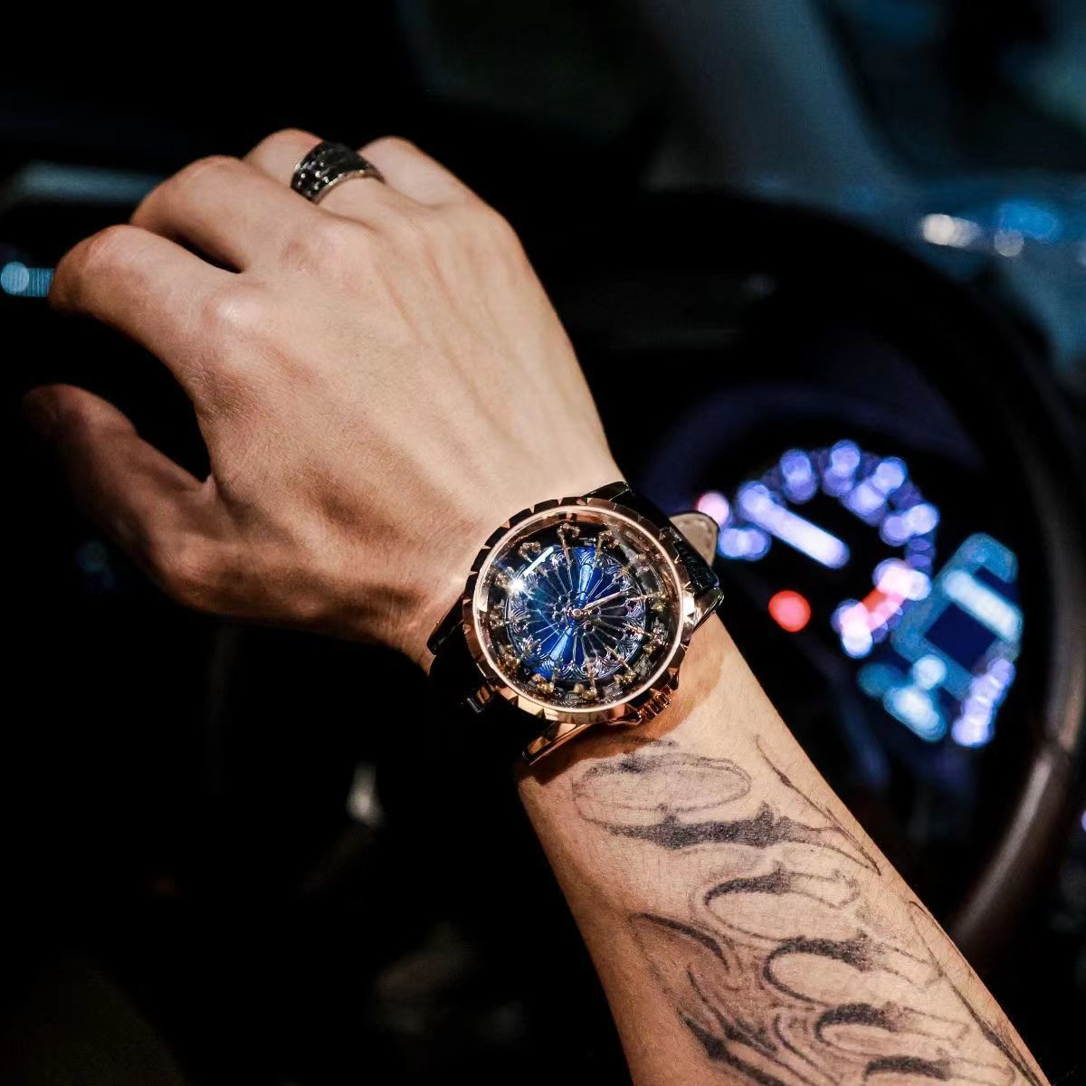 最高級のラグジュアリーでエレガントなメンズウォッチ、十二騎士 - Luxury Watch Brand Tier のレビューと価格