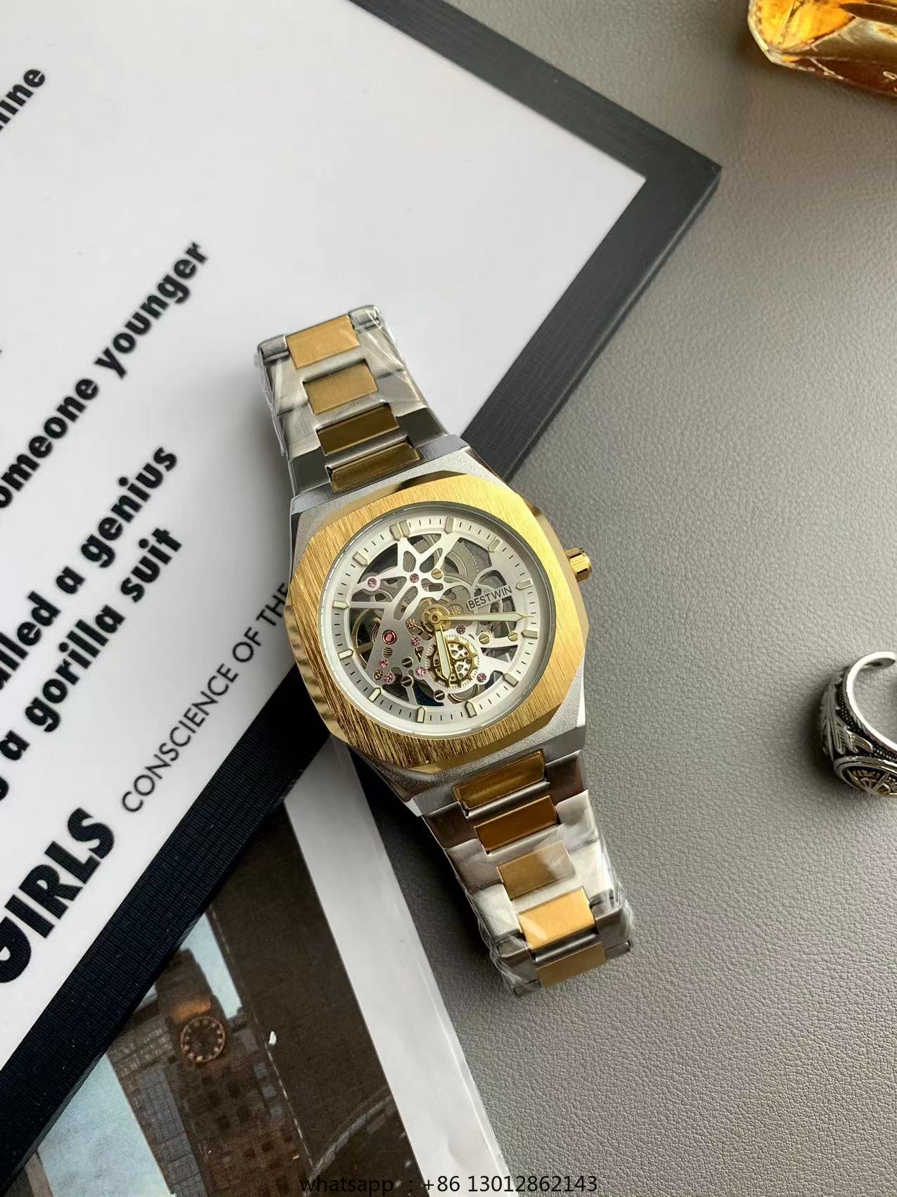 スチール製防水パーソナライズド中空非機械式高級ゴールドグリー - Luxury Watch Gold のレビューと価格